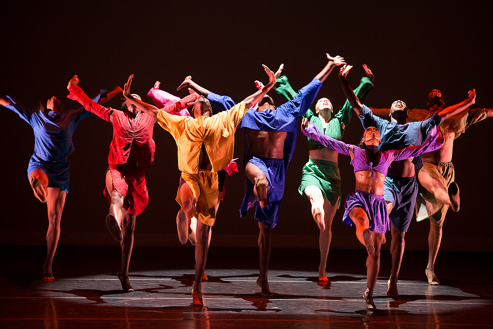 DaytonContemporary Dance Company in "Shed" by Kiesha Lalama, 2013, photo by Jeff Sabo